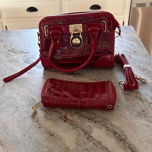 Elegant Red/purple Handbag wallet set nice condition
